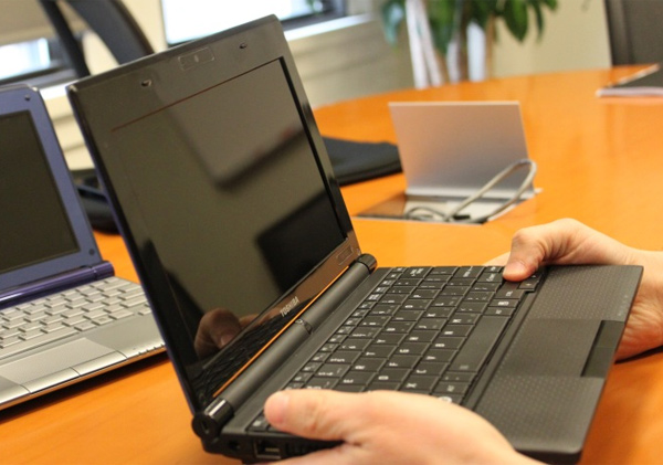 toshibanb505-2 And some proper Keyboard/trackpad