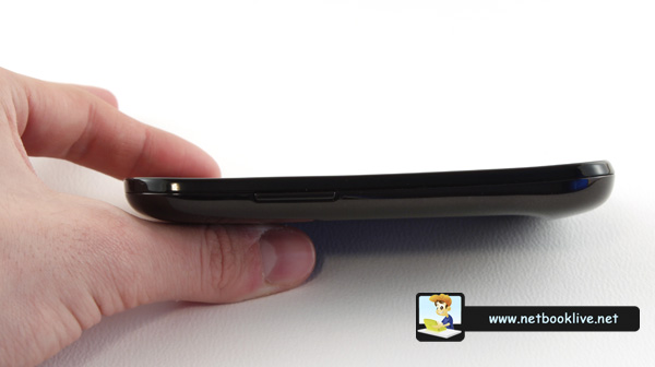 nexus-s-2 Front face is slightly curved