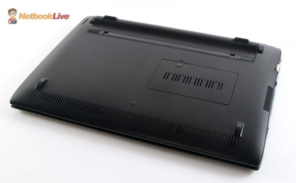 Black textured plastic bottom, with a memory bay