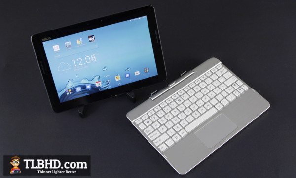 The Trasnformer Pad TF303 comes with a dock, of course